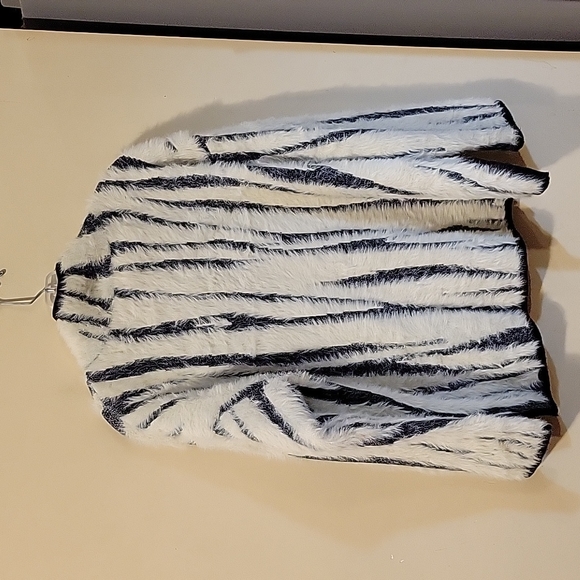 Gorgeous Anthropologie jacket - Picture 2 of 6